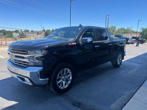Used 2021 Chevrolet Silverado 1500 LTZ AWD/4WD image 3