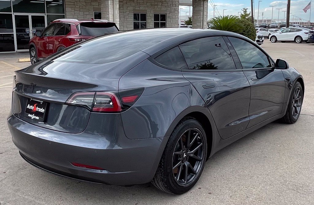 Used 2019 Tesla Model 3 Standard Range RWD image 4