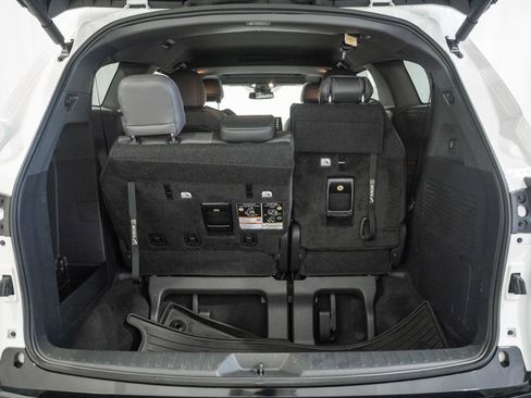 Used 2024 Toyota Sienna XSE w/ XSE Plus Package AWD/4WD image 10