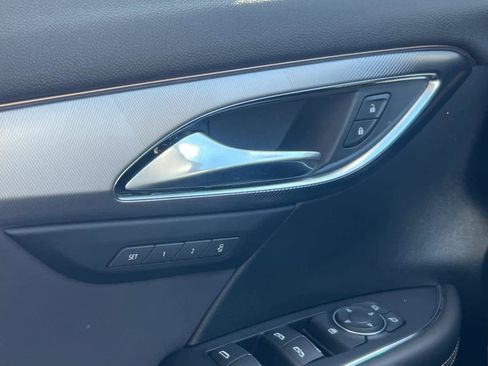 Certified 2025 Buick Envision Sport Touring image 24