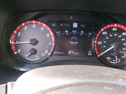 Used 2022 Nissan Frontier PRO-4X image 14