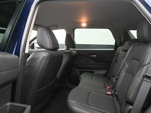 Used 2026 Nissan Pathfinder SL FWD image 11