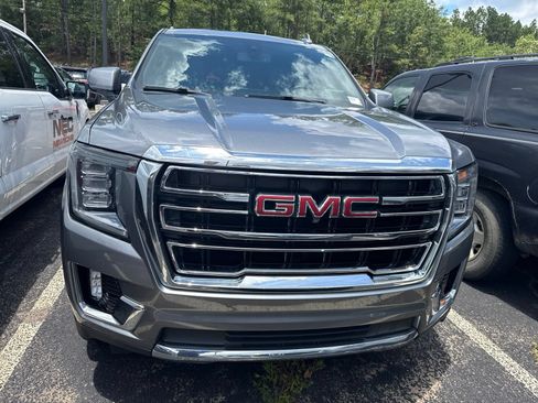 Used 2022 GMC Yukon SLT w/ SLT Premium Package RWD image 2