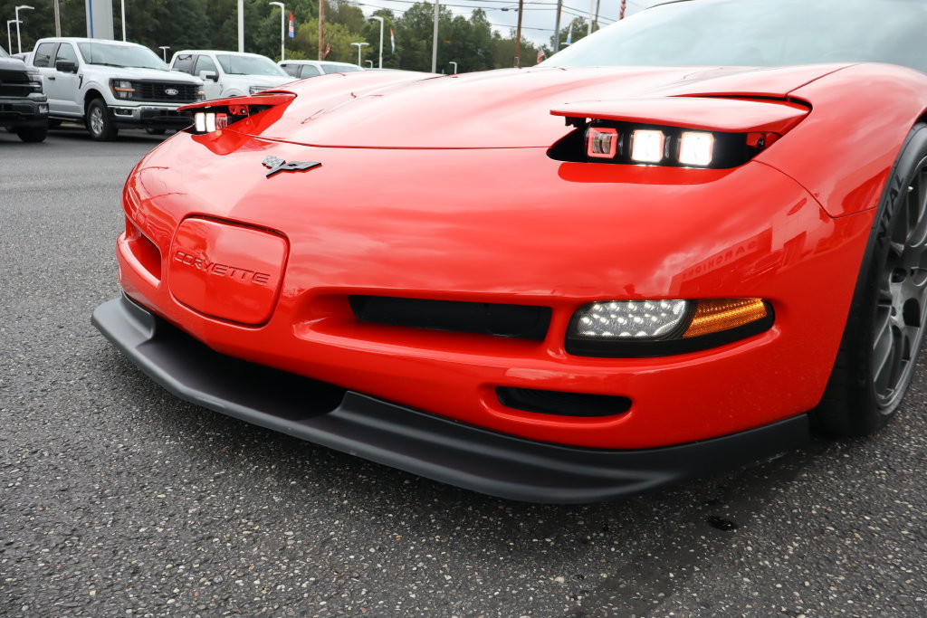 Used 2001 Chevrolet Corvette Coupe RWD image 17