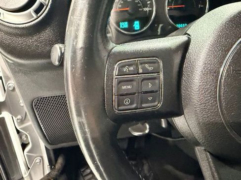 Used 2014 Jeep Wrangler Unlimited Sahara w/ Max Tow Package AWD/4WD image 35