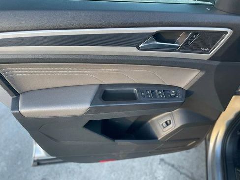 Used 2022 Volkswagen Atlas SEL Premium AWD/4WD image 12