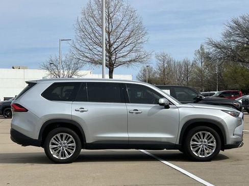 Certified 2024 Toyota Grand Highlander Platinum image 3