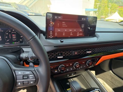 Used 2025 Honda Accord Sport image 45