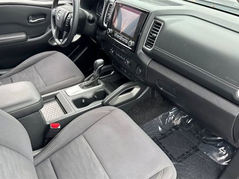 Certified 2023 Nissan Frontier SV image 16