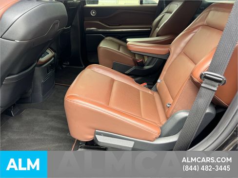 Used 2025 Lincoln Navigator Reserve AWD/4WD image 26