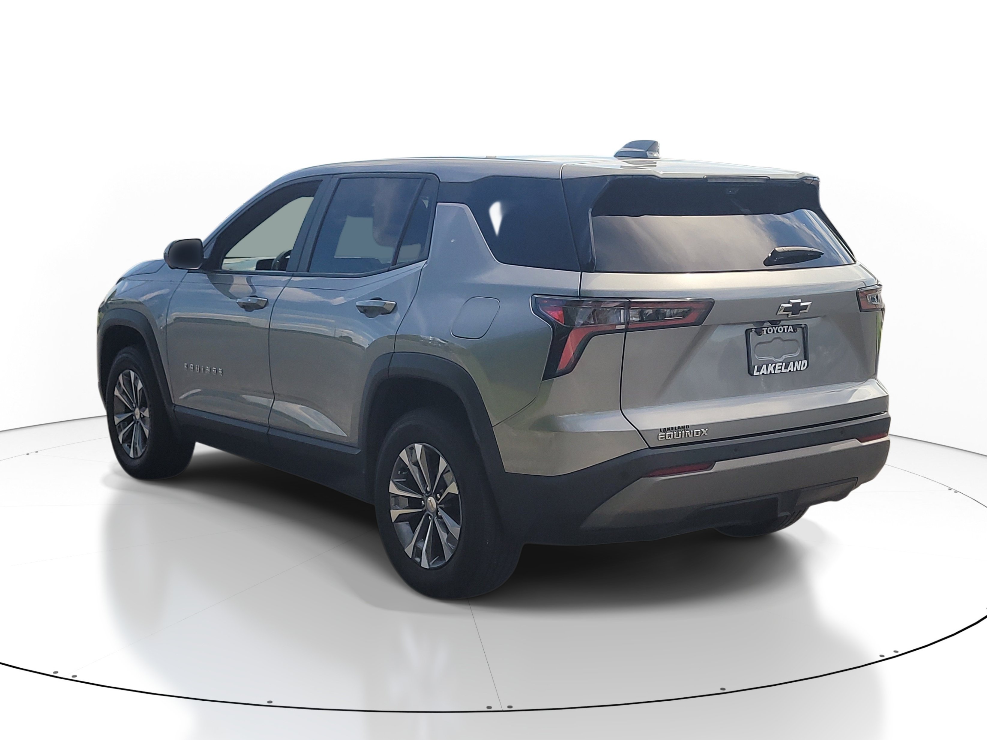 Used 2025 Chevrolet Equinox LT w/ Safety and Technology Package FWD image 5