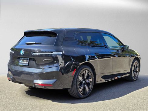 Used 2024 BMW iX xDrive50 w/ Premium Package AWD/4WD image 3
