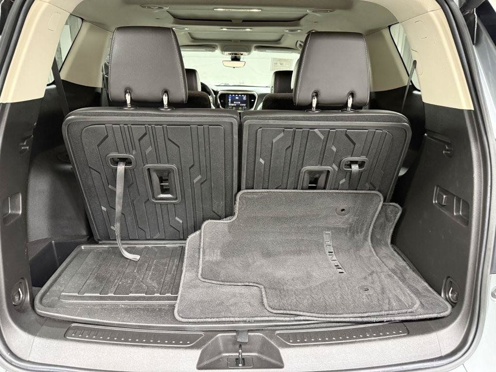 Used 2023 GMC Acadia Denali w/ Denali Ultimate Package AWD/4WD image 34