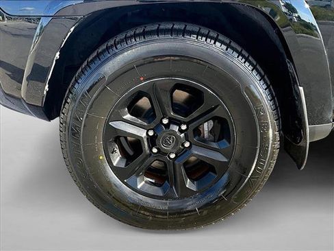 Used 2021 Toyota 4Runner SR5 image 10