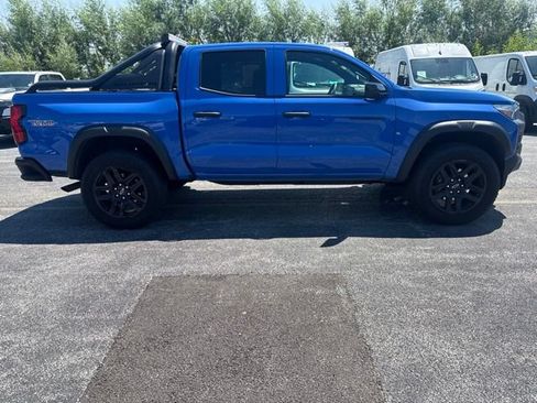 Used 2025 Chevrolet Colorado Trail Boss w/ Midnight Edition AWD/4WD image 7