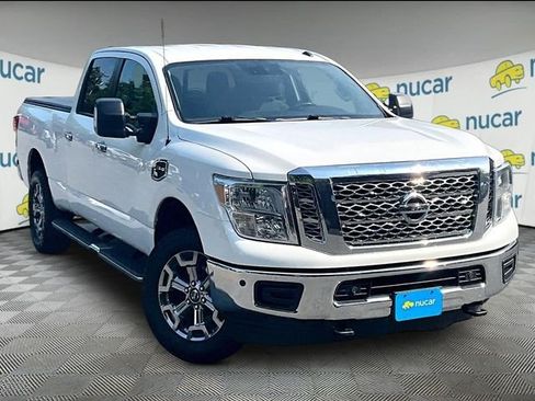 Used 2019 Nissan Titan SV w/ SV Convenience Package AWD/4WD image 1