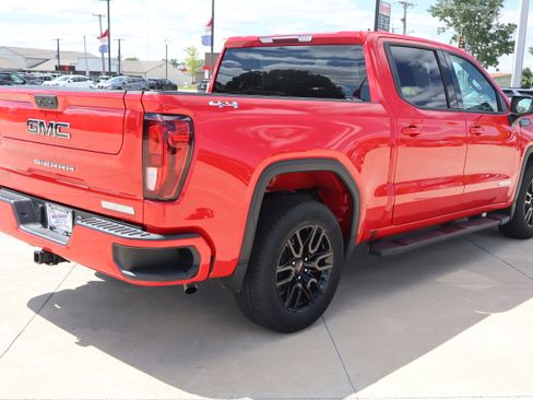 Used 2022 GMC Sierra 1500 Elevation w/ LPO, Elevation Black Package image 6