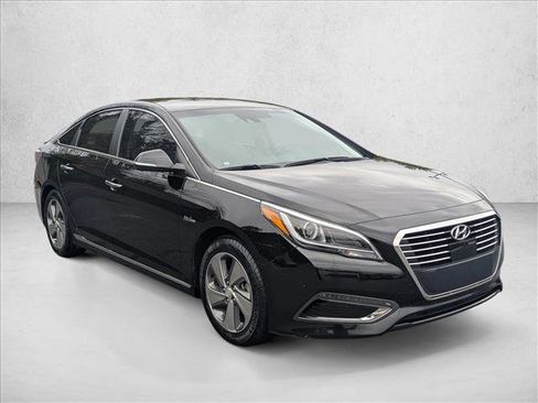 Used 2017 Hyundai Sonata Limited image 3