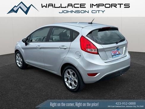 Used 2012 Ford Fiesta SES FWD image 3