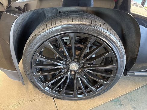 Used 2016 Cadillac Escalade ESV Premium AWD/4WD image 23