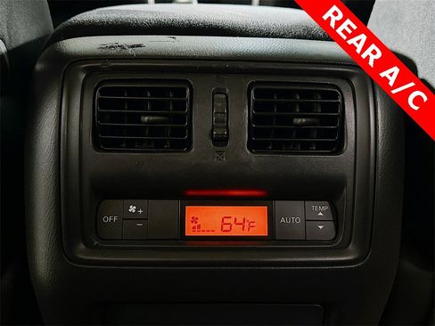 Used 2016 Nissan Pathfinder SV image 25