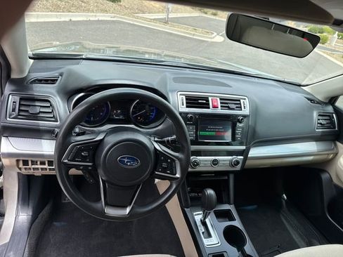 Used 2019 Subaru Outback 2.5i AWD/4WD image 13
