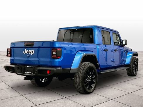 Used 2021 Jeep Gladiator Overland AWD/4WD image 11