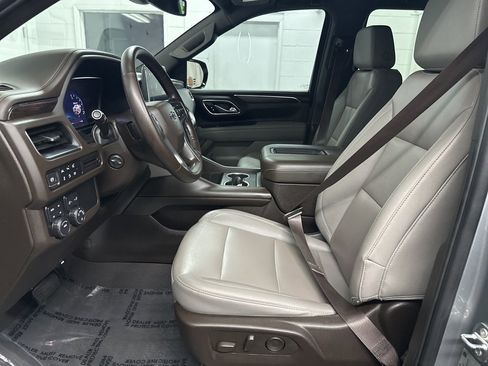 Used 2023 Chevrolet Suburban Z71 w/ Luxury Package image 18