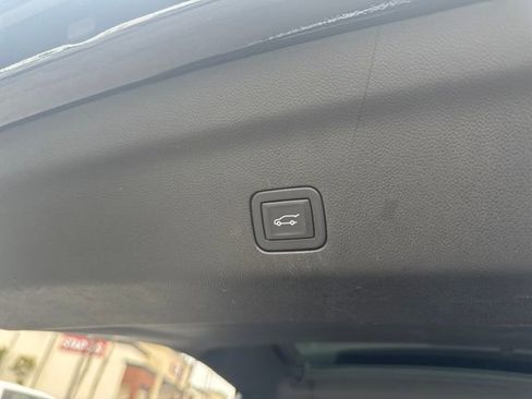 Used 2023 Chevrolet Tahoe Premier w/ Premium Package image 32