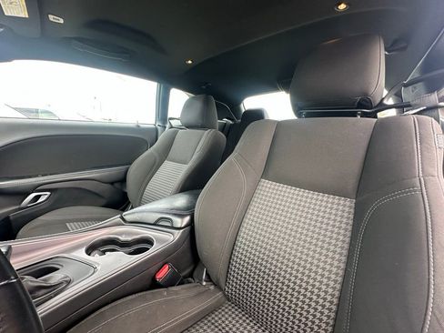 Used 2023 Dodge Challenger SXT image 25