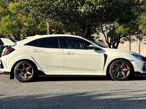 Used 2021 Honda Civic Type R image 3