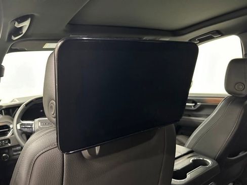 Used 2025 GMC Yukon Denali w/ Denali Reserve Package AWD/4WD image 16