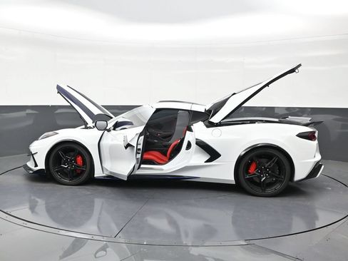 Used 2025 Chevrolet Corvette Stingray Coupe w/ 1LT RWD image 29