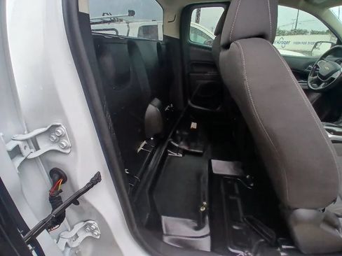 Used 2021 Chevrolet Colorado LT w/ Fleet Safety Package RWD image 16