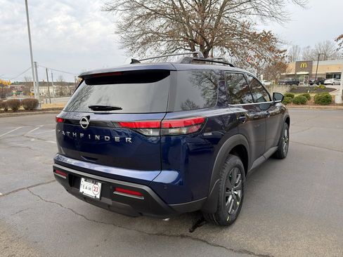 New 2026 Nissan Pathfinder SV image 7