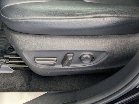 Used 2022 Toyota Highlander XLE FWD image 15