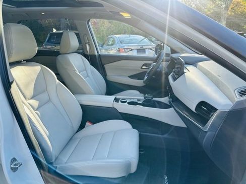 Used 2021 Nissan Rogue SL w/ Premium Package image 24