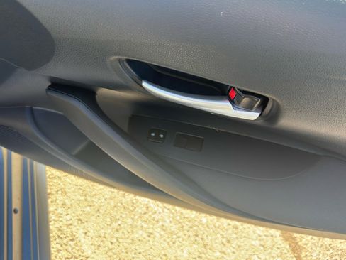 Used 2021 Toyota Corolla LE image 26