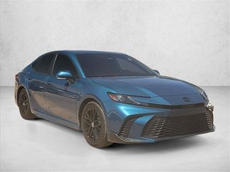 Used 2025 Toyota Camry SE w/ Multimedia Upgrade Package FWD video 3