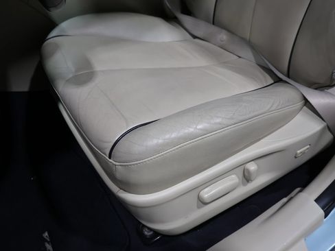 Used 2009 Toyota Venza FWD image 12