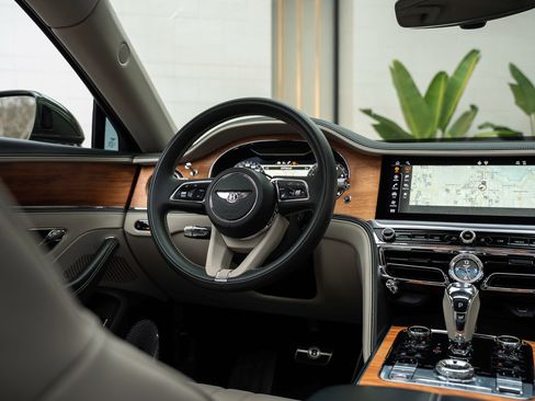 Certified 2024 Bentley Flying Spur W12 image 29