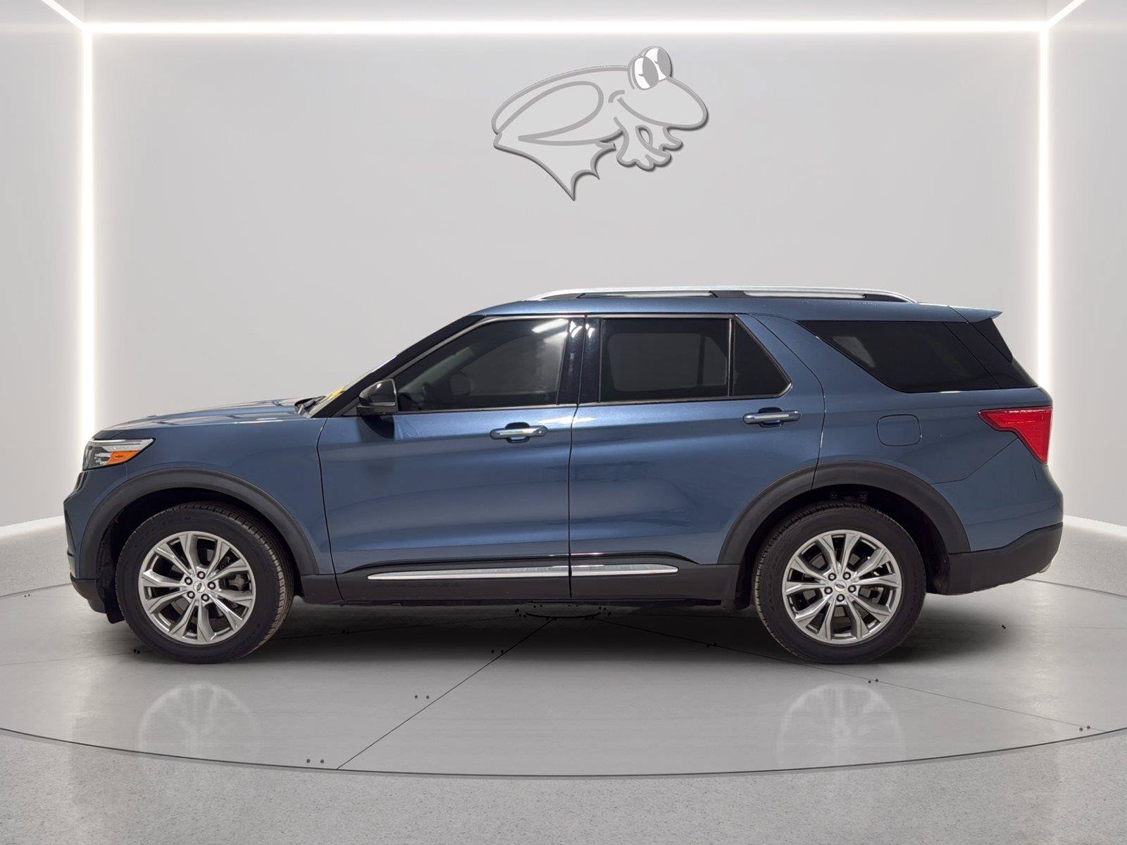 Certified 2020 Ford Explorer Limited AWD/4WD image 2