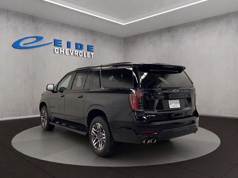 Used 2026 Chevrolet Suburban Z71 AWD/4WD image 12