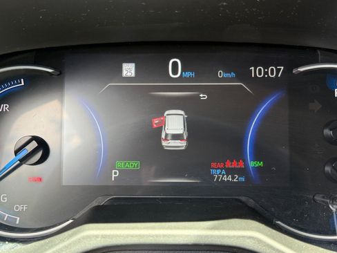Used 2024 Toyota RAV4 LE AWD/4WD image 11
