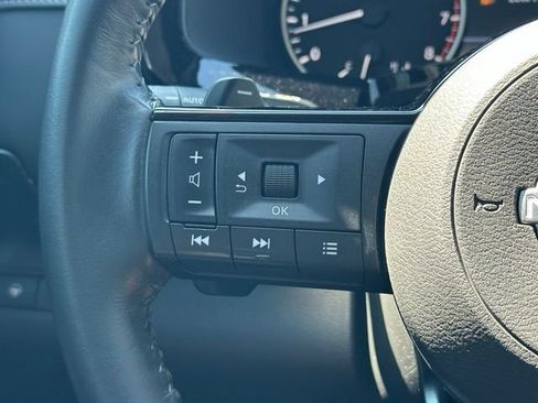 Used 2022 Nissan Pathfinder SV AWD/4WD image 38