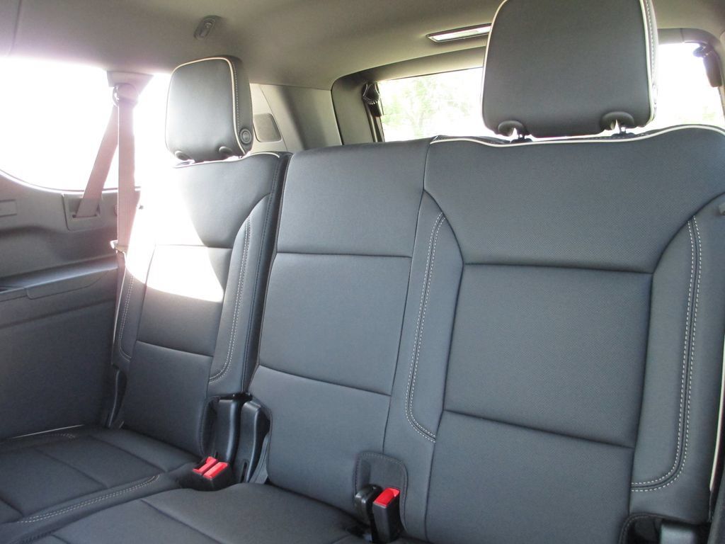 New 2026 GMC Yukon XL Elevation w/ Elevation Premium Package AWD/4WD image 14