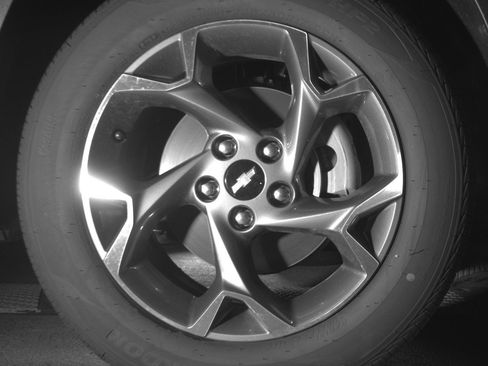Used 2025 Chevrolet Trax LT FWD image 13