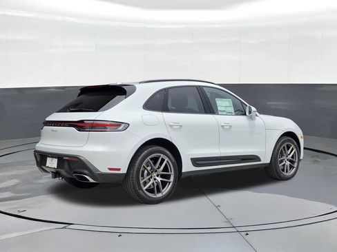 New 2026 Porsche Macan AWD/4WD image 8