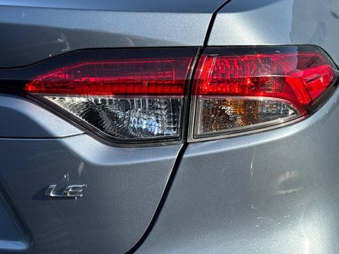 Used 2026 Toyota Corolla LE w/ LE Premium Package FWD image 7