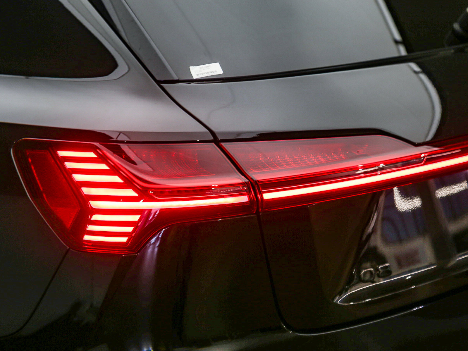 Certified 2024 Audi Q8 e-tron Premium Plus w/ Premium Plus Package AWD/4WD image 12